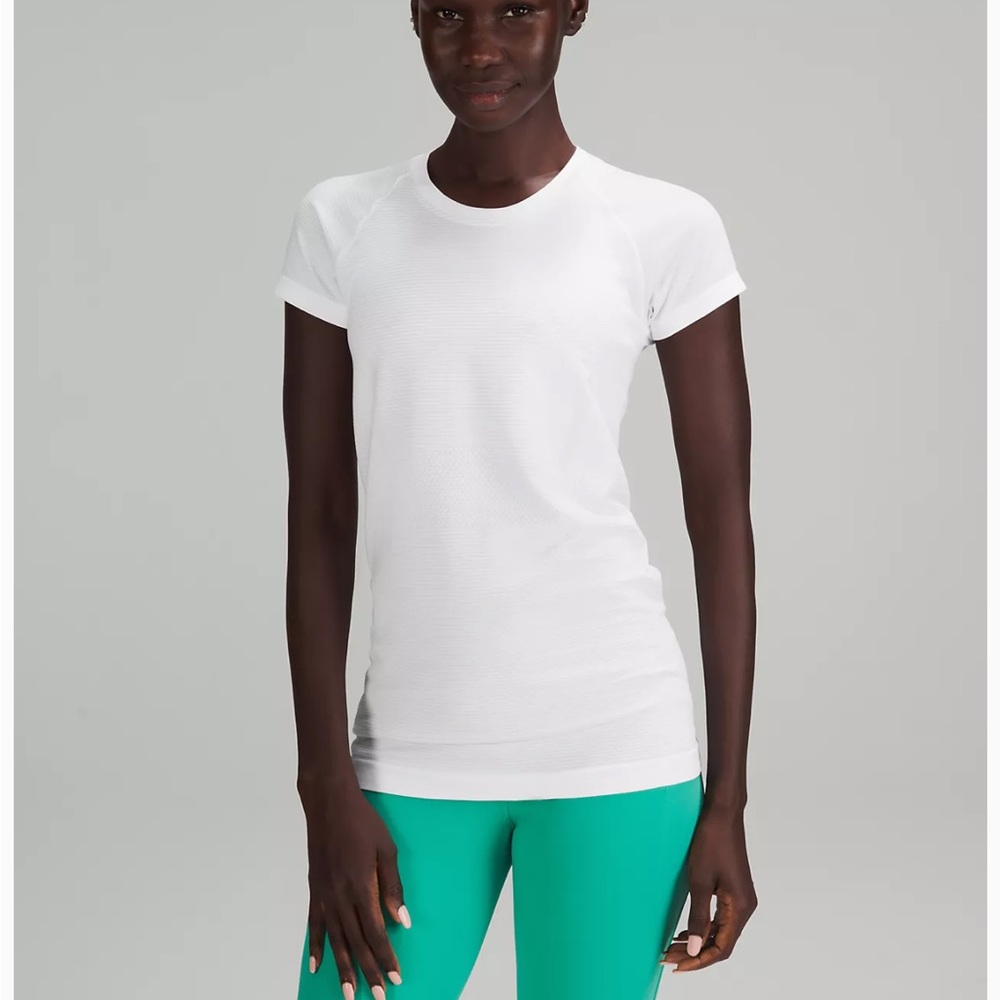 Relaxed short sleeve swiftly tech